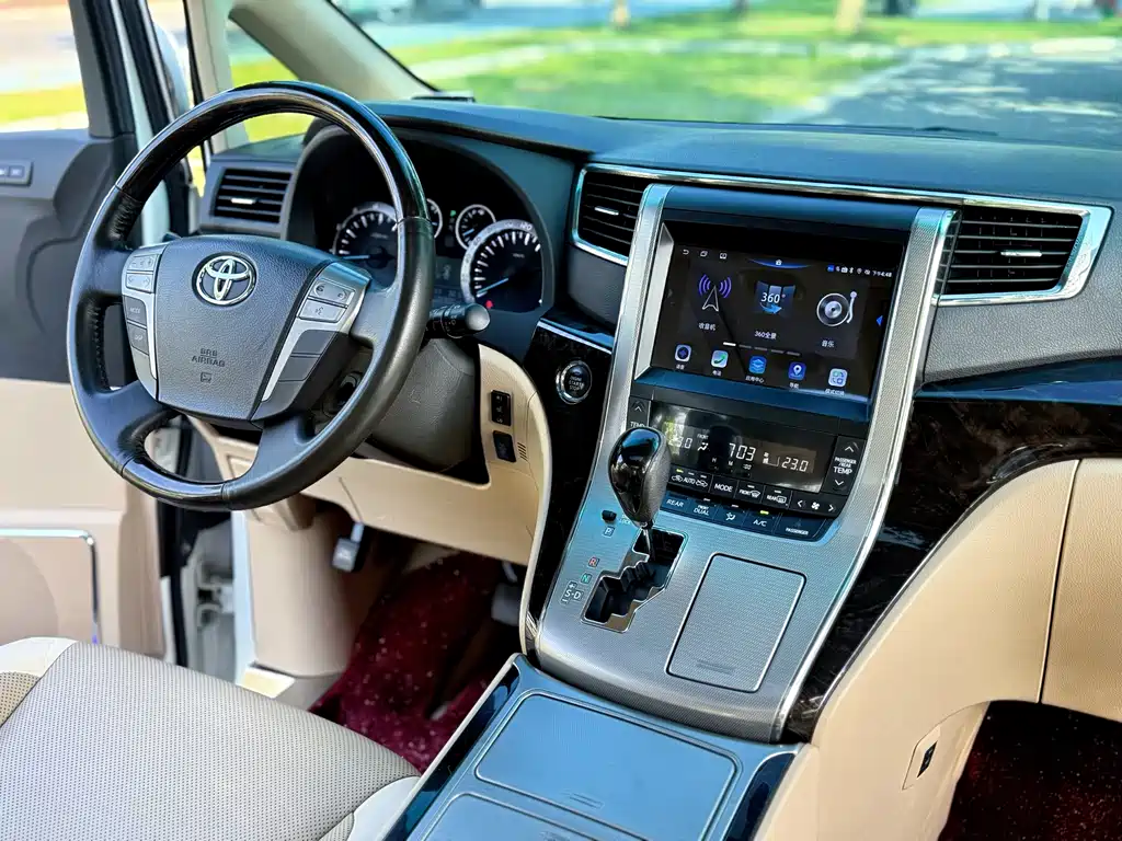 Toyota Alphard 2014 — фото 12