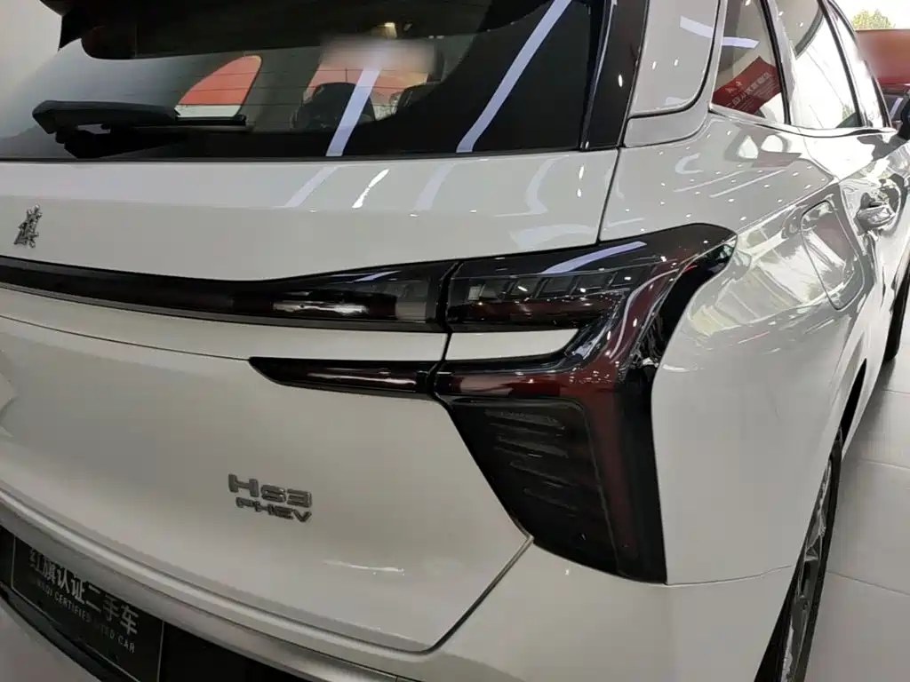 Hongqi HS3 PHEV 2025 — фото 8