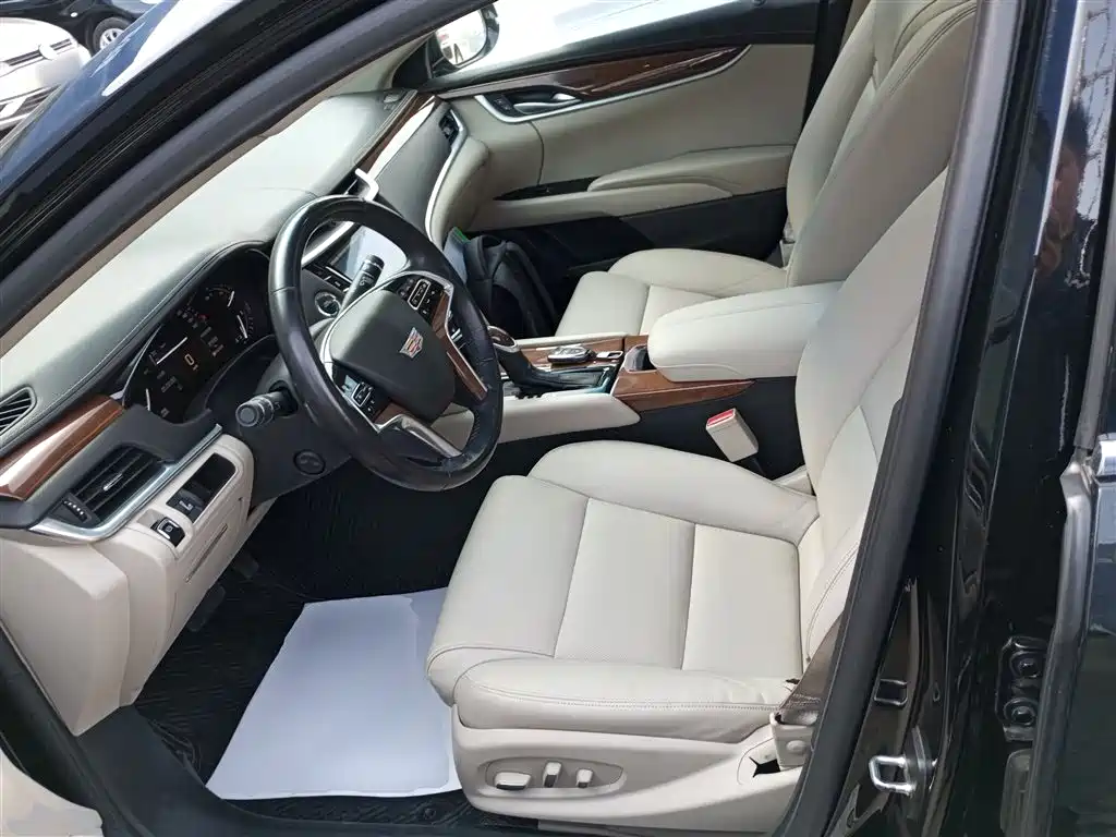 Cadillac XTS 2018 — фото 15
