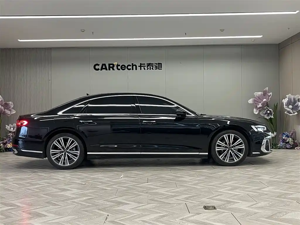 Audi A8 2023 — фото 4