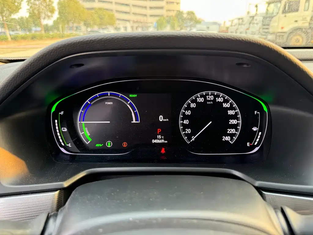 Honda Accord 2022 — фото 9