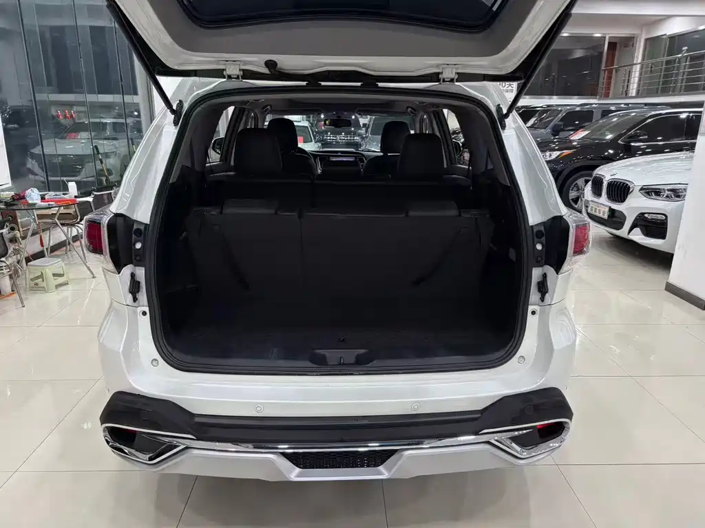Toyota Highlander 2017 — фото 14