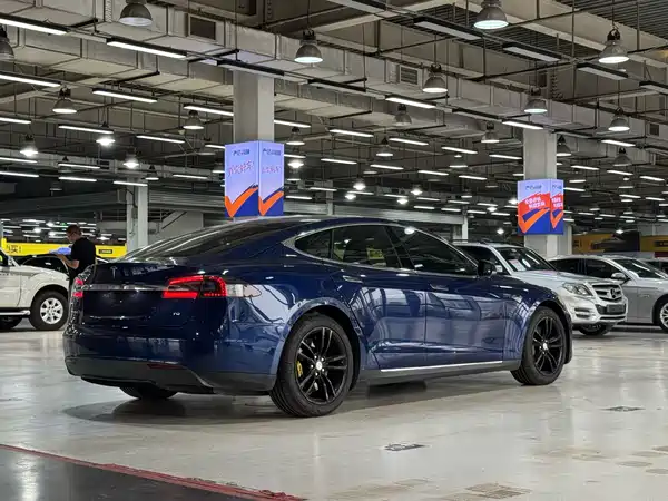 Tesla Model S 2016