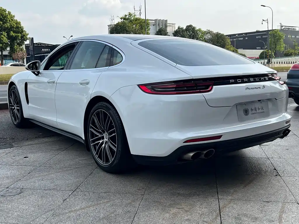 Porsche Panamera 2018 — фото 14