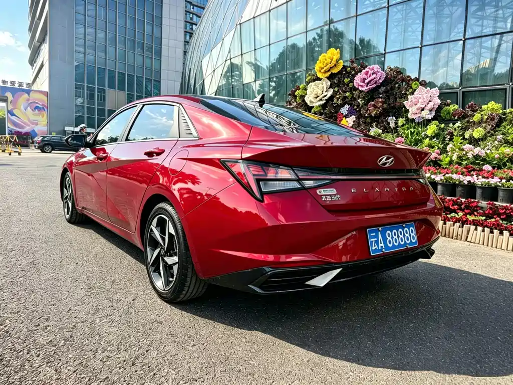 Hyundai Elantra 2022 — фото 14