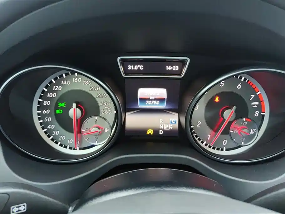 Mercedes-Benz GLA 2016 — фото 14
