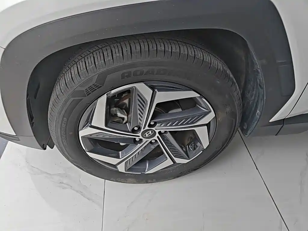 Hyundai Tucson 2023 — фото 23