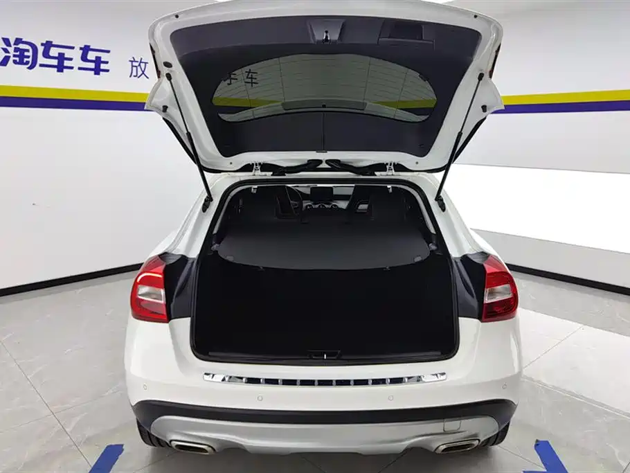 Mercedes-Benz GLA 2016