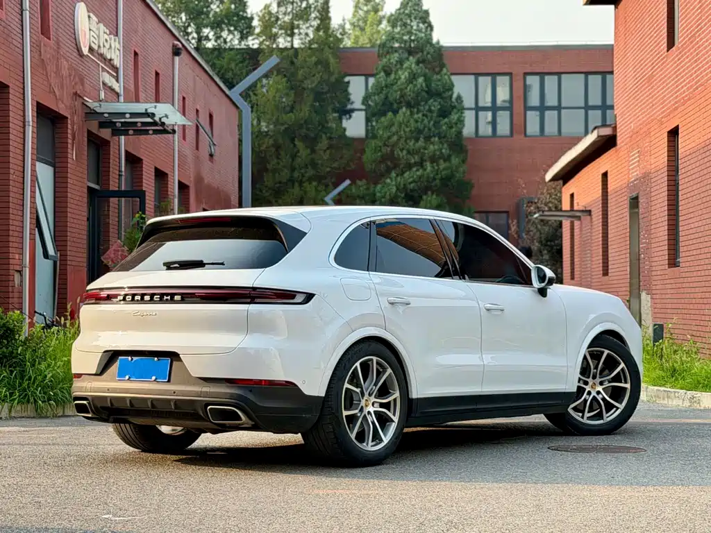 Porsche Cayenne 2024
