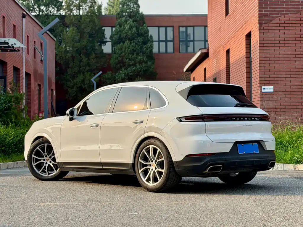 Porsche Cayenne 2024