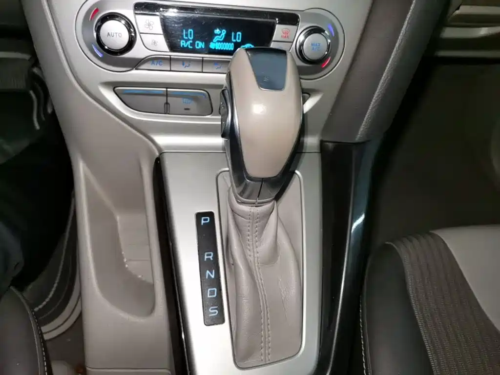 Ford Focus 2015 — фото 14