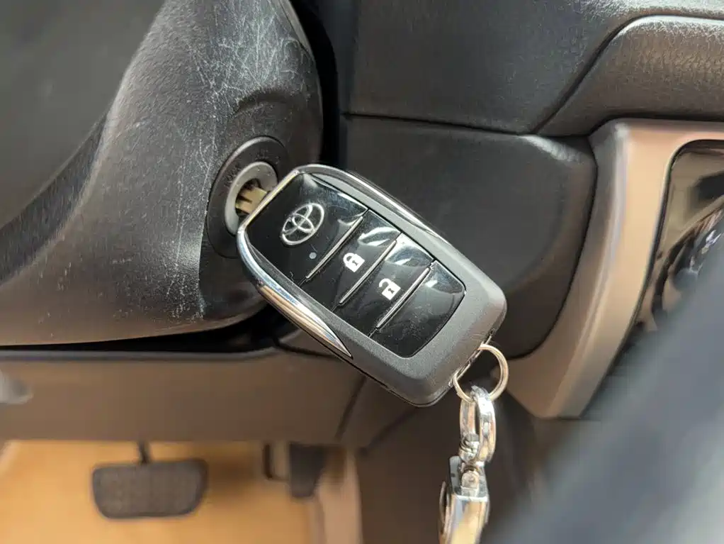 Toyota Yaris L 2019 — фото 15