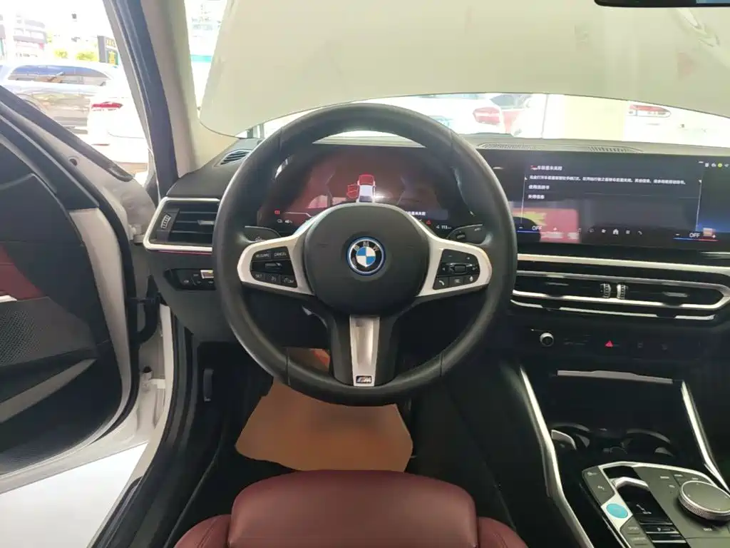BMW i3 2024 — фото 11