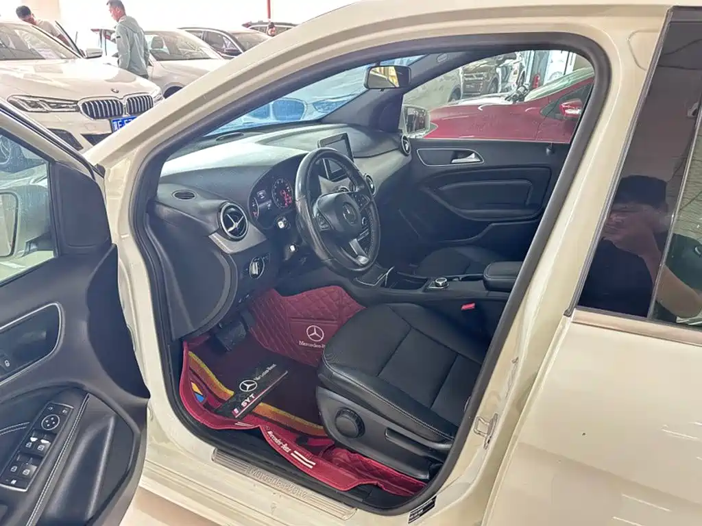 Mercedes-Benz B-Class 2015 — фото 16