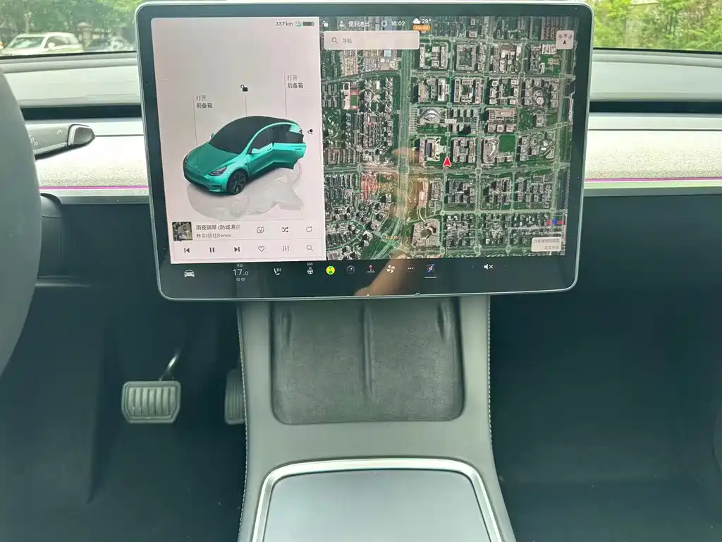Tesla Model Y 2023 — фото 17