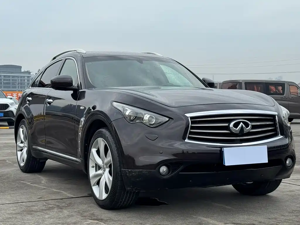 Infiniti QX70 2014 — фото 15