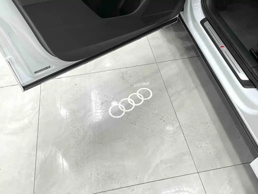 Audi Q2L 2022 — фото 15