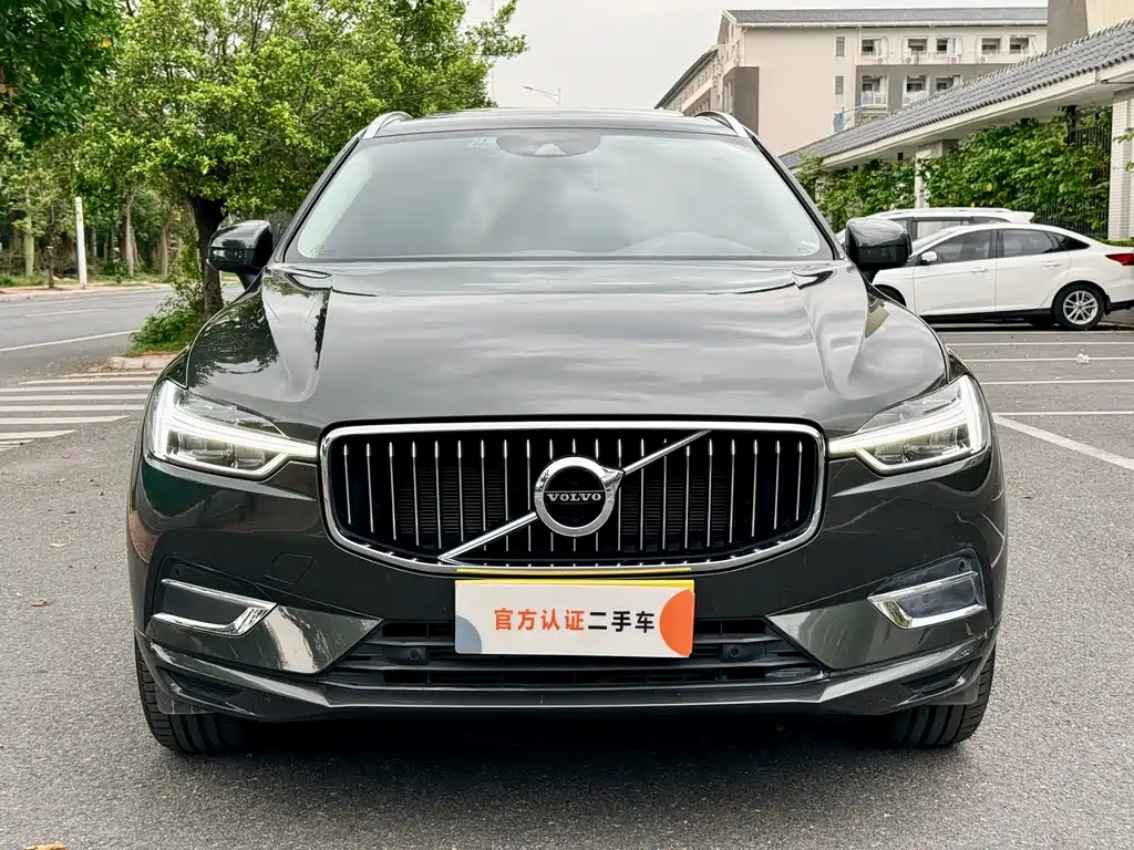 Volvo XC60 2019 — фото 2