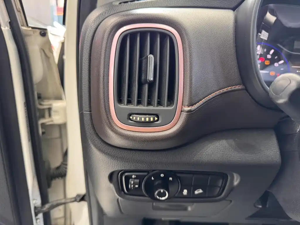 GAC Motor Trumpchi GS3 2018 — фото 20