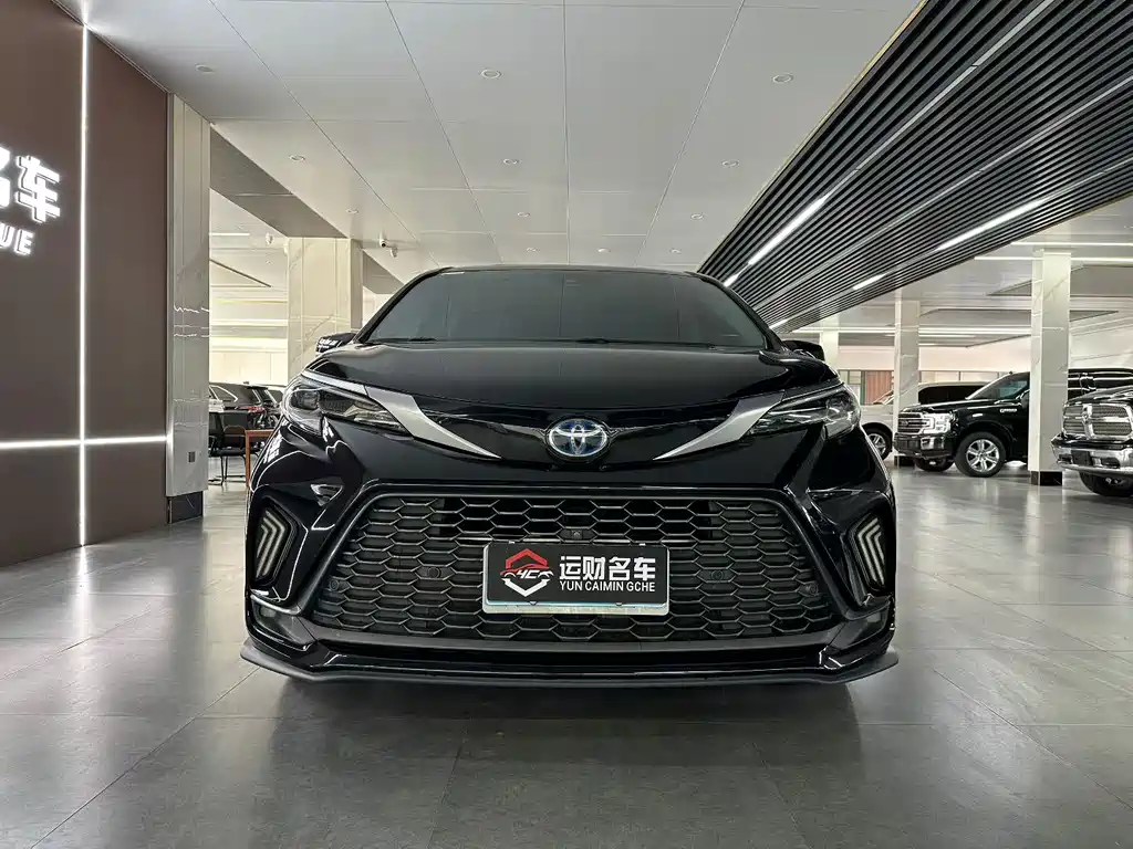 Toyota Granvia 2024 — фото 2