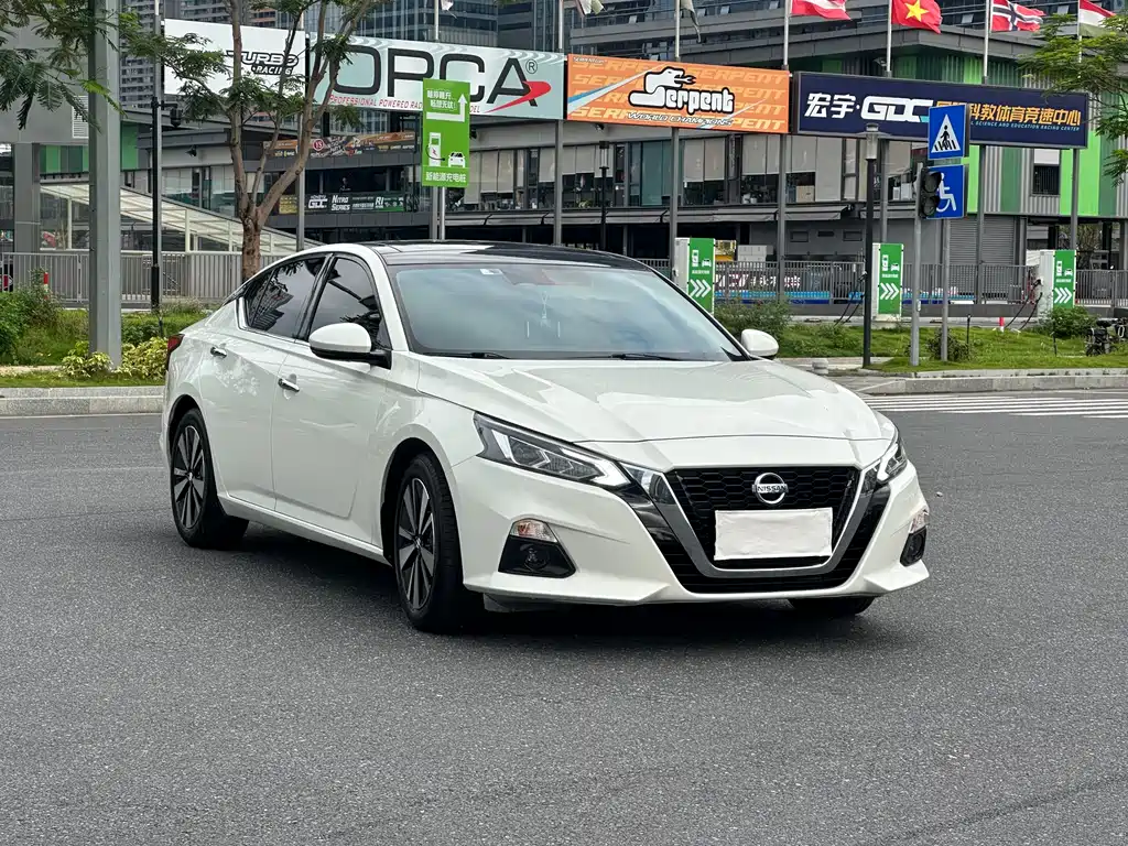 Nissan Teana 2022 — фото 3