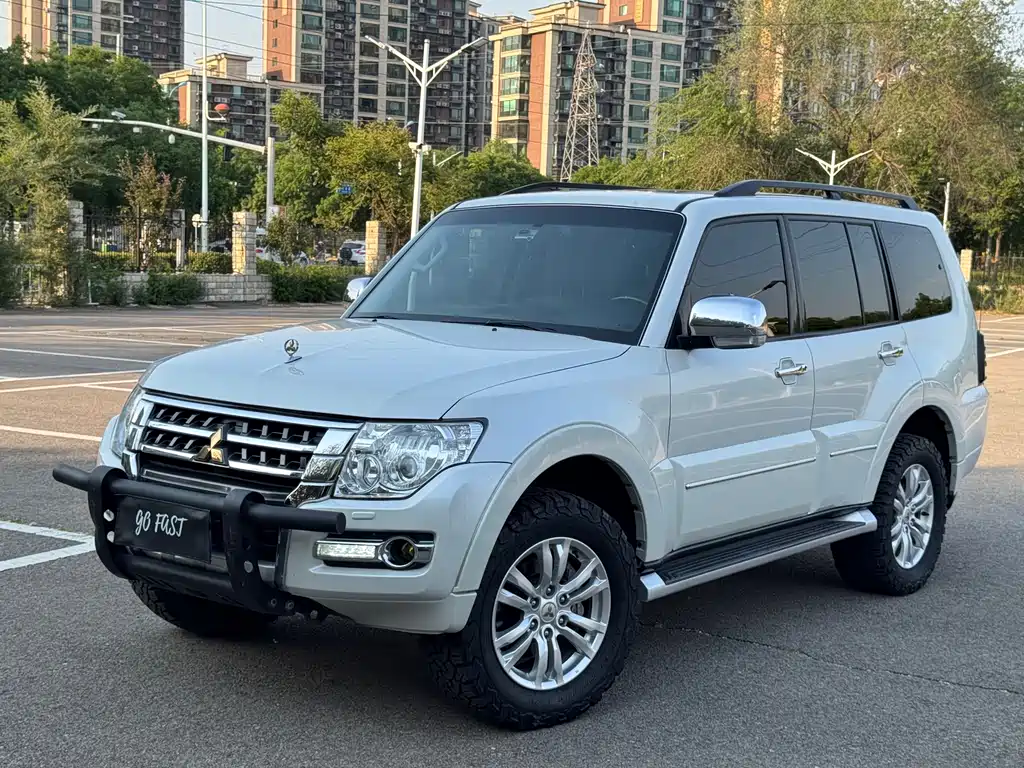Mitsubishi Pajero 2018 — фото 1