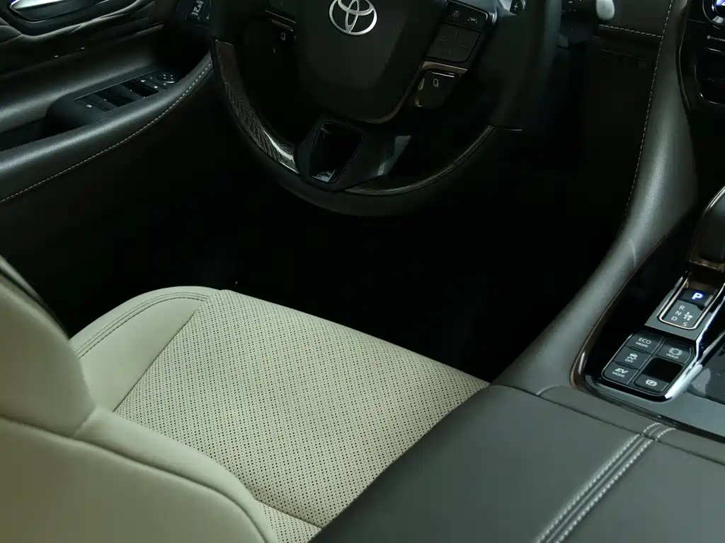 Toyota Alphard 2025 — фото 4