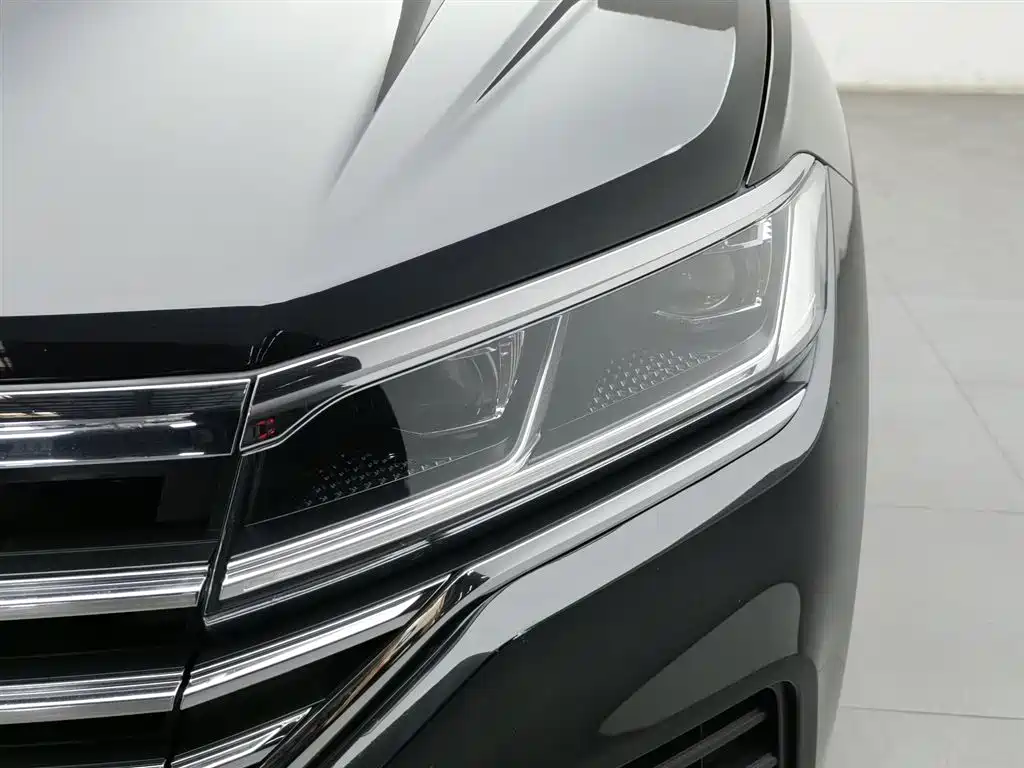 Volkswagen Touareg 2021 — фото 7