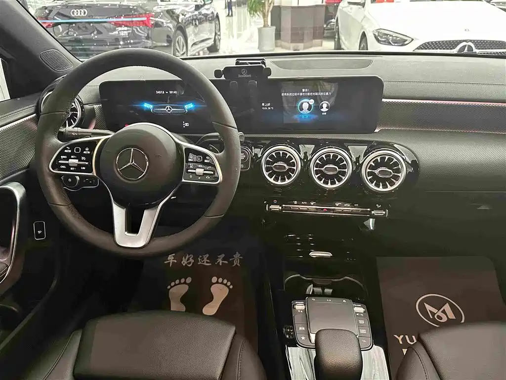 Mercedes-Benz A-Class 2021 — фото 11