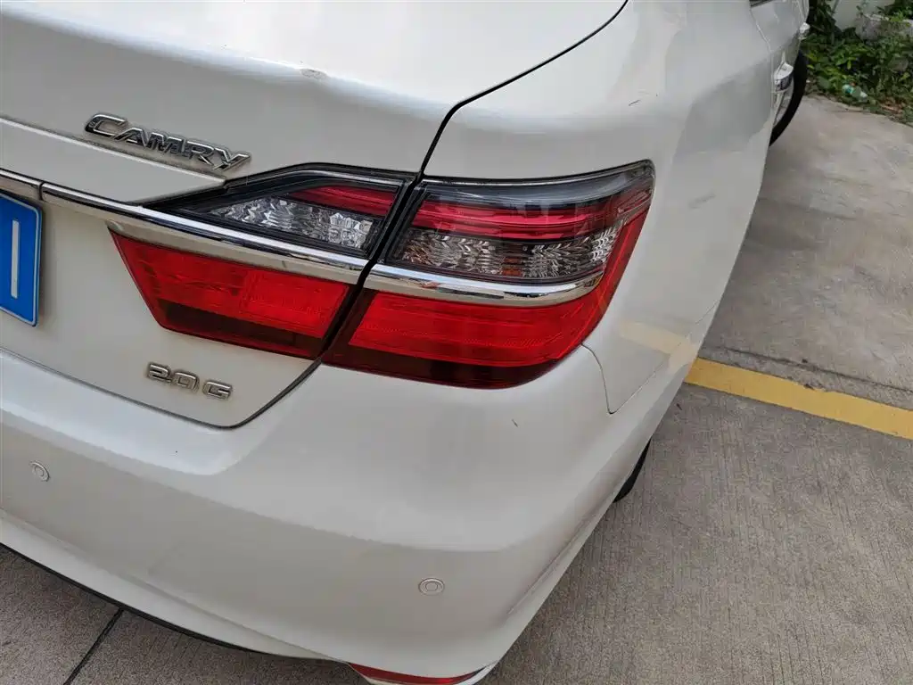 Toyota Camry 2015 — фото 24