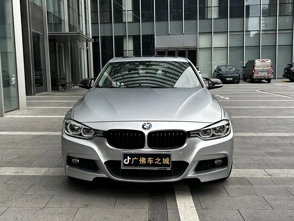 BMW 3 Series 2018 — фото 2
