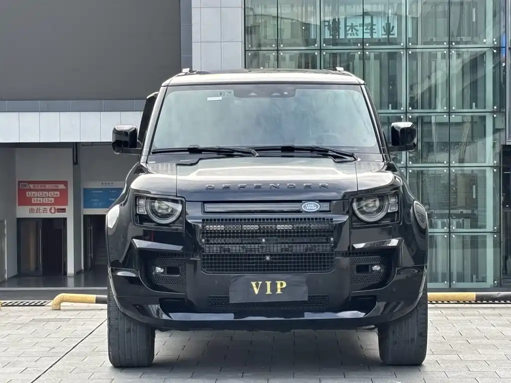 Land Rover Defender 2022