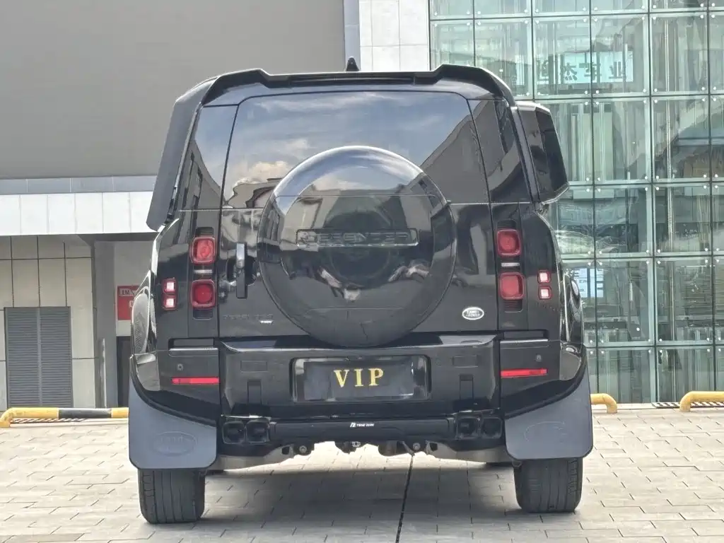 Land Rover Defender 2022