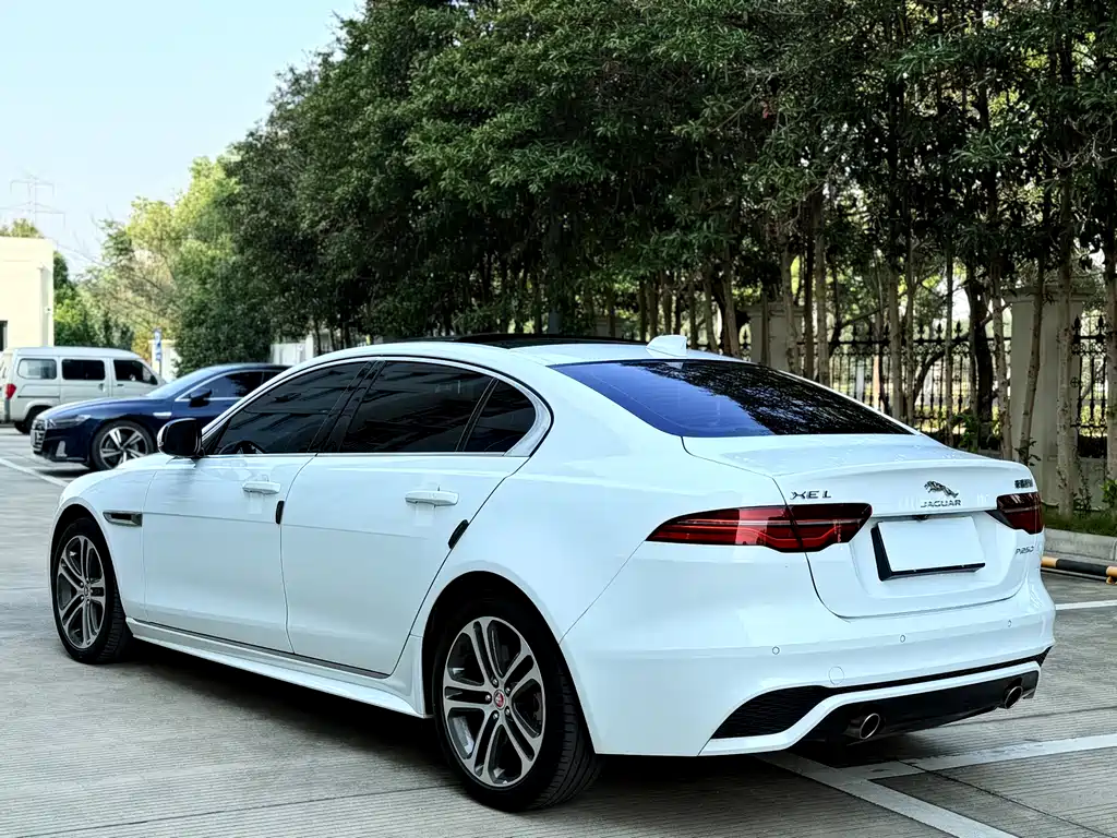 Jaguar XEL 2024 — фото 14