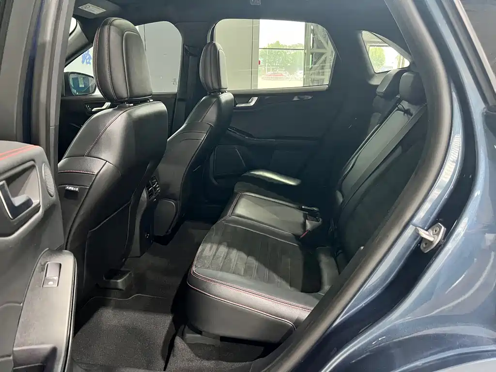 Ford Escape 2020 — фото 25