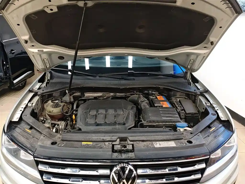 Volkswagen Tiguan L 2021 — фото 20
