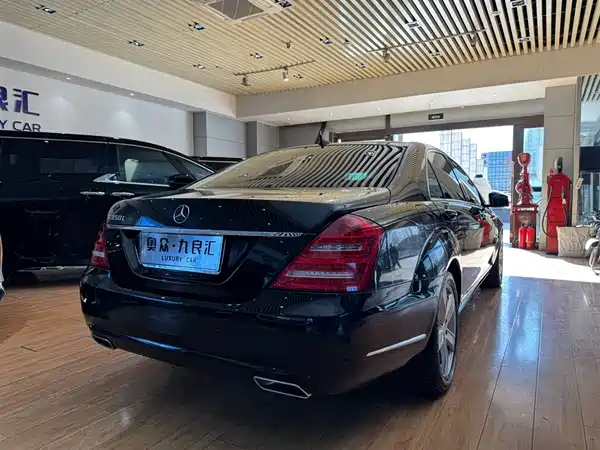 Mercedes-Benz S-Class 2012