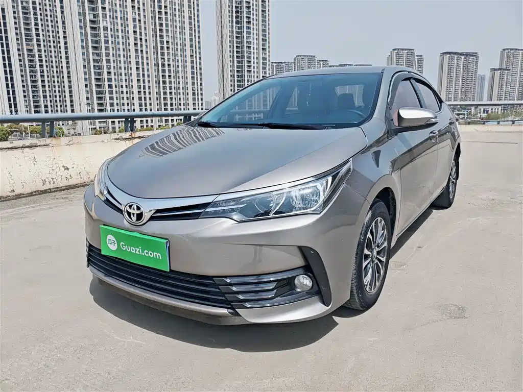 Toyota Corolla 2018 — фото 2