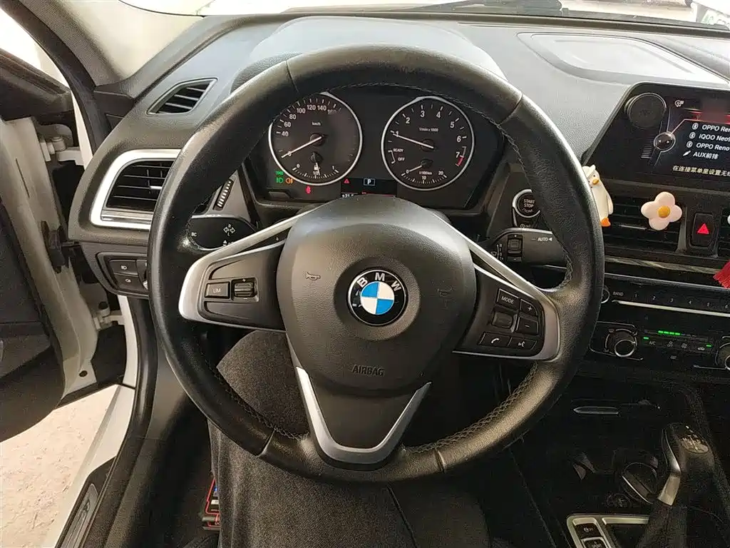 BMW 1 Series 2017 — фото 11