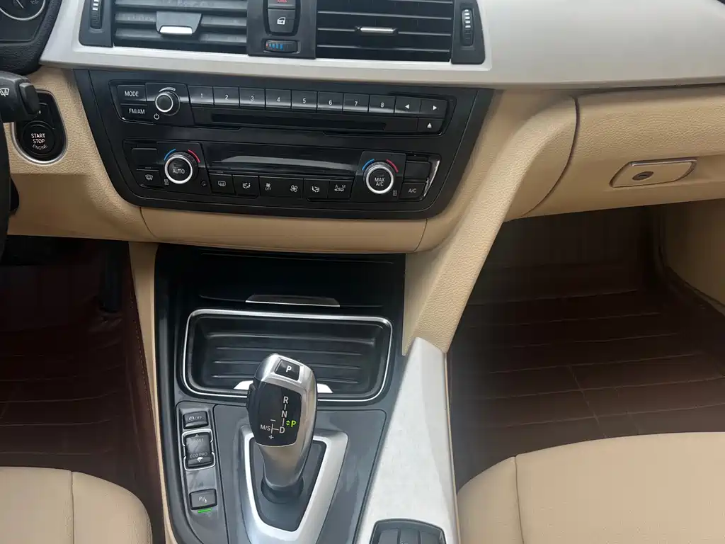 BMW 3 Series 2015 — фото 18