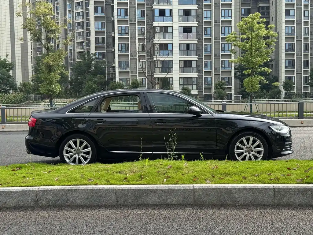 Audi A6L 2014 — фото 18