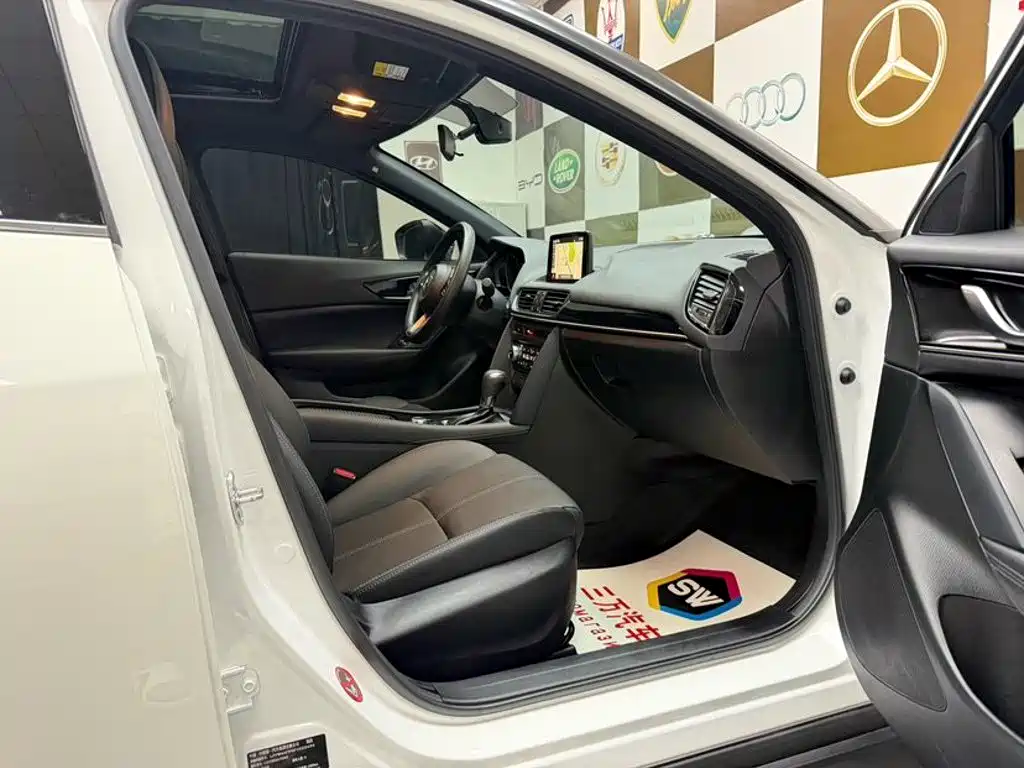 Mazda CX-4 2023 — фото 10