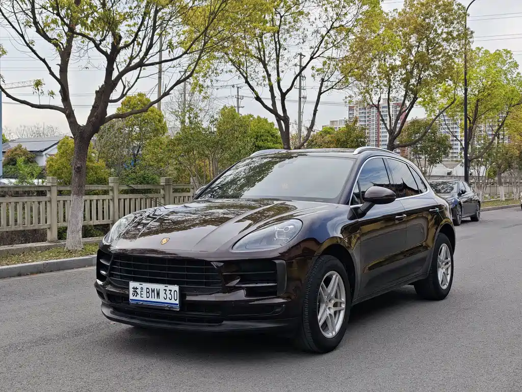 Porsche Macan 2019 — фото 1