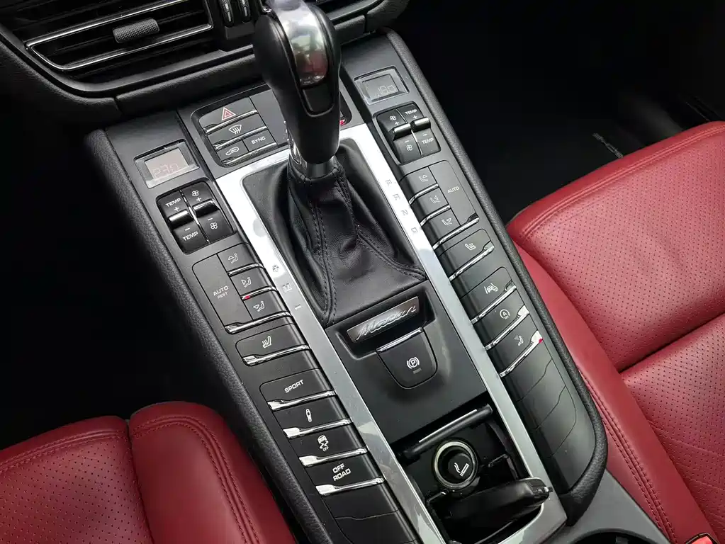 Porsche Macan 2019 — фото 12
