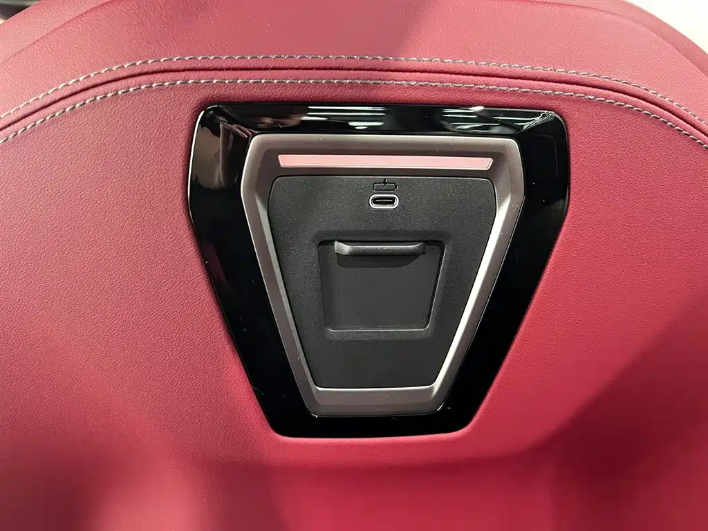 BMW 5 Series — фото 20