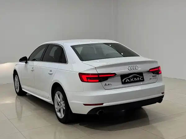 Audi A4L 2017
