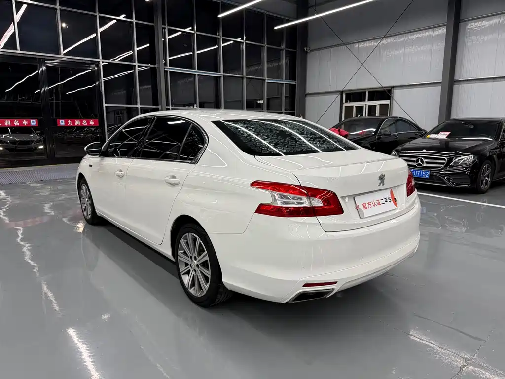 Peugeot 408 2017 — фото 12
