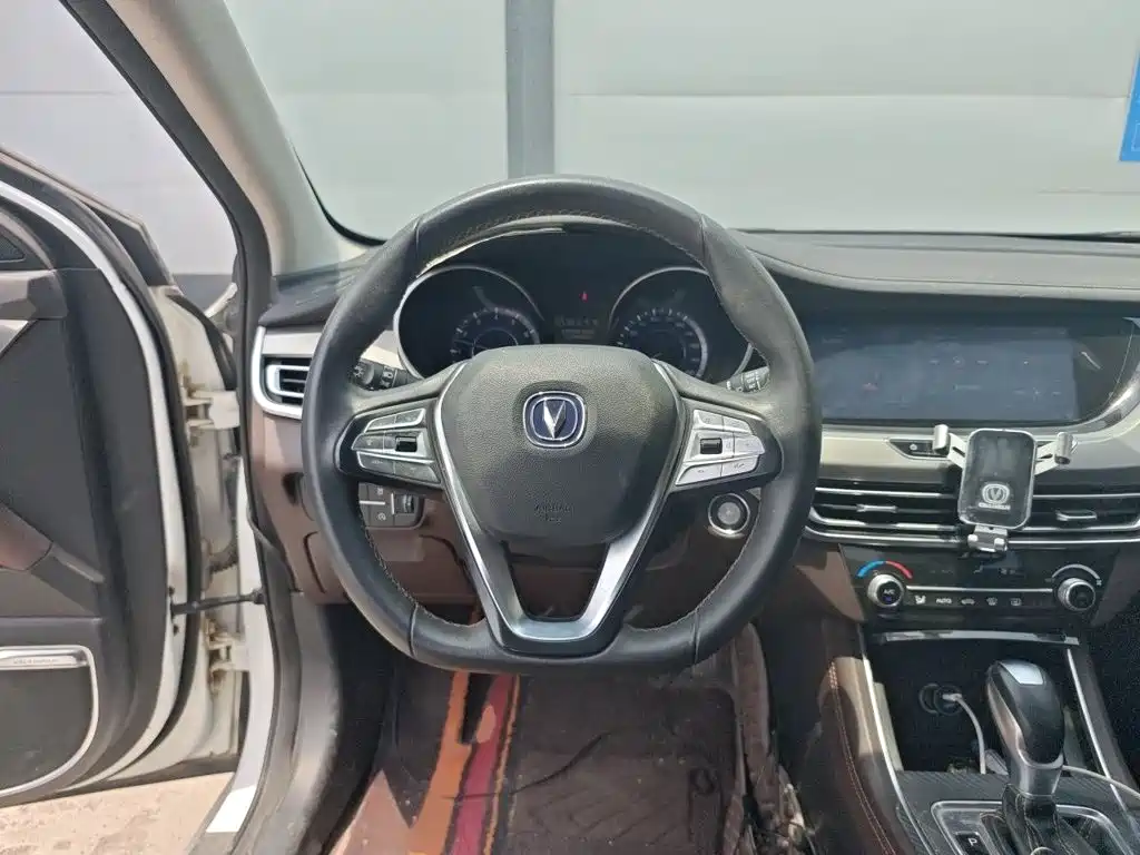 Changan Eado 2018 — фото 3