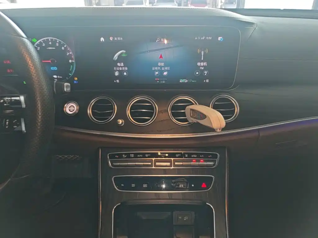 Mercedes-Benz E-Class New Energy 2022 — фото 13
