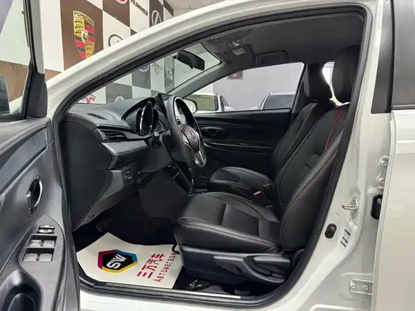 Toyota Yaris L 2022